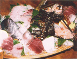 下田で獲れた魚貝類の旬の素材を使った和洋食